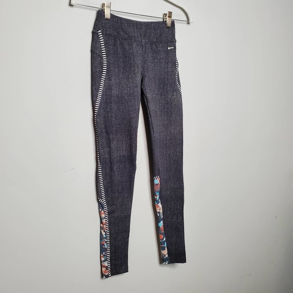 TRACK & FIELD • Gray Brazilian Athletic Gym Leggings Size Small - Picture 2 of 8